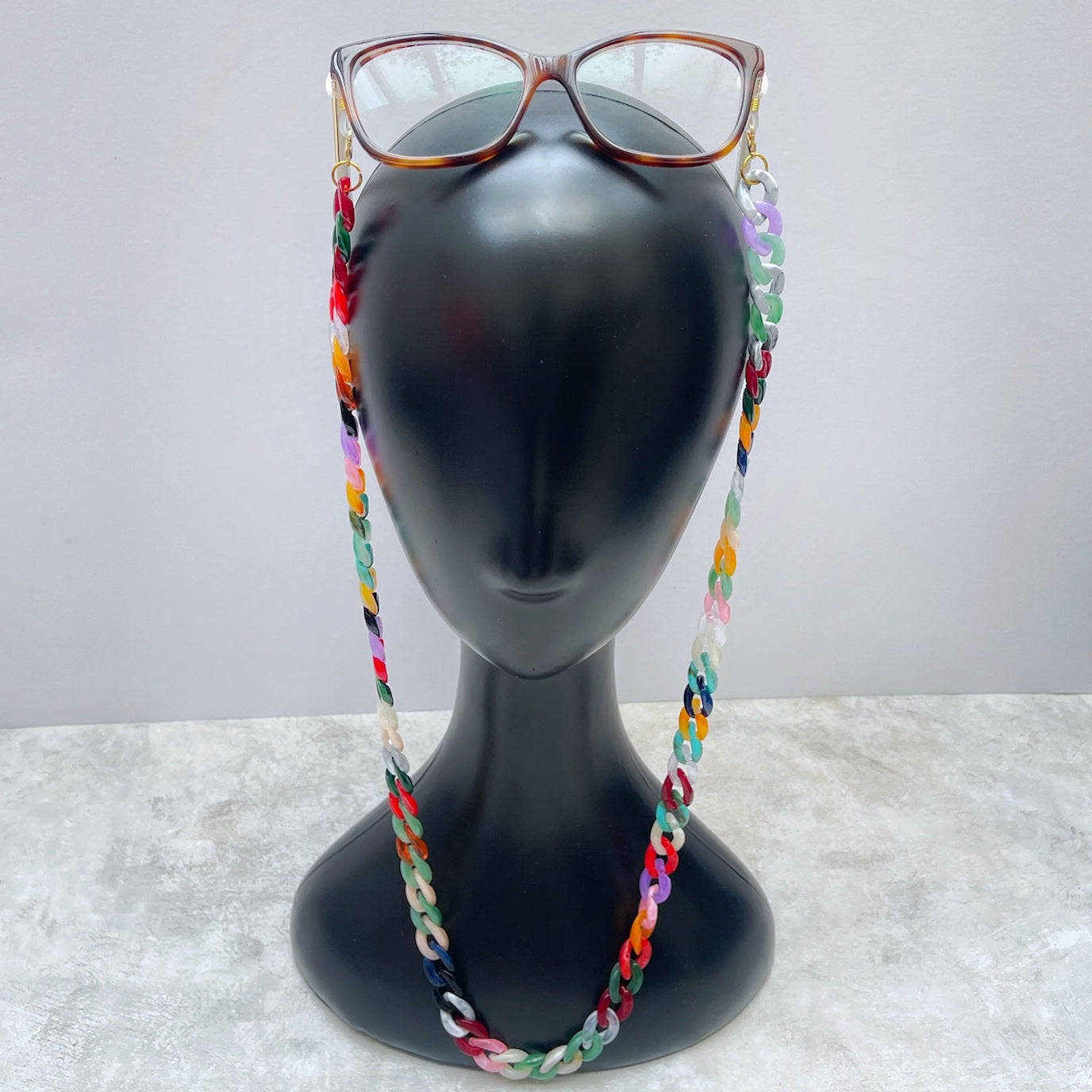 Lynkylynks are stylish glasses chains, durable for hands-free convenience
Perfect for busy lifestyles, our glasses accessories are made with love in the UK
